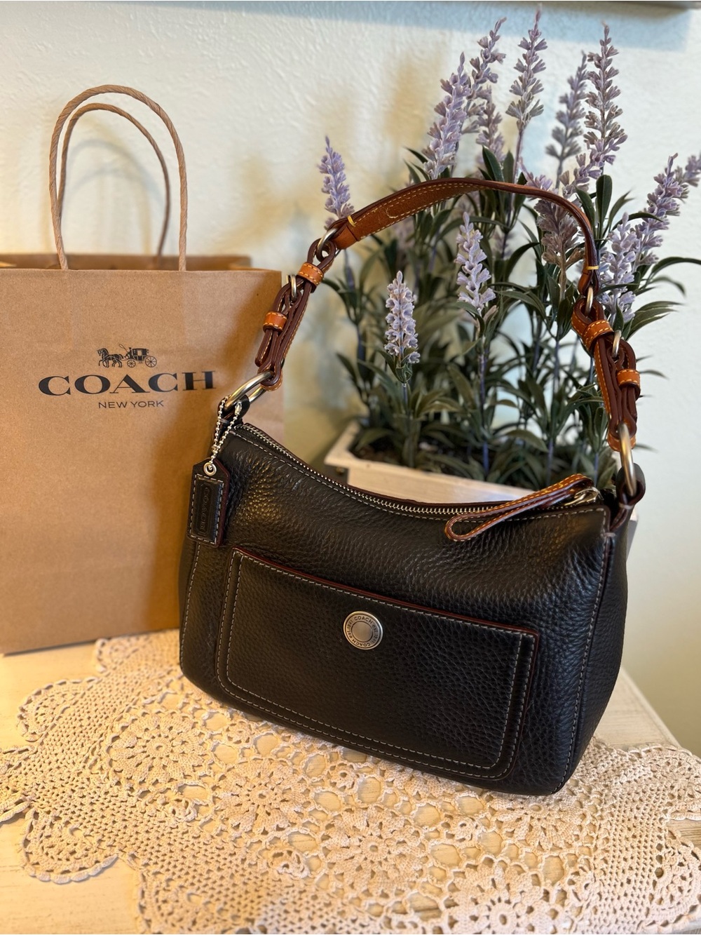 Coach Chelsea Hobo Bag G05S-8E99 Black Pebbled Leather Excellent Condition